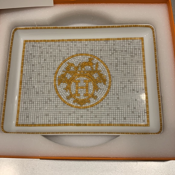 Decorative mosaics screen-printed and applied by hand using 24-carat gold tiles - Picture 4 of 7